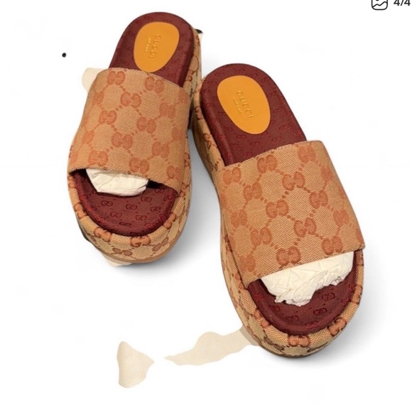 Gucci Women's Brown and Burgundy Slide Sandals - Picture 2 of 3